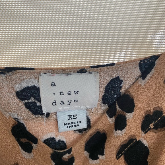 Animal print tank top. - Picture 4 of 4